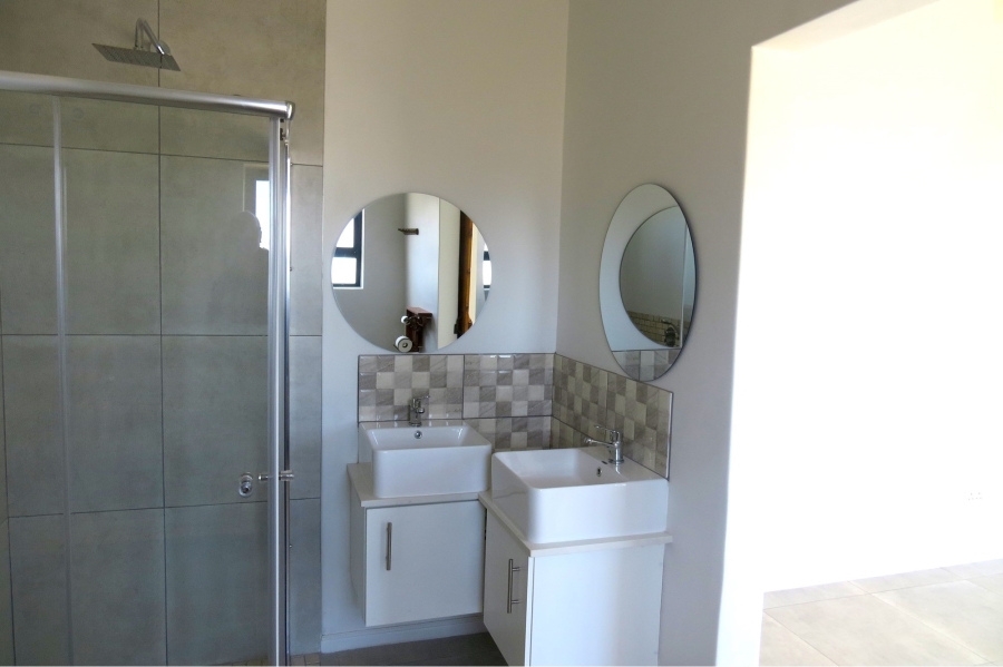 3 Bedroom Property for Sale in Golden Mile Western Cape